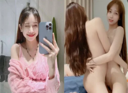 Cặp bạn thân gồm Lâm Thái Vy móc bím trong lúc phát trực tiếp