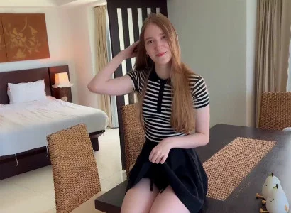 Khách du lịch nam tìm cách chén lễ tân homestay