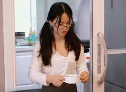 Gái gọi cùng bạn học chịch